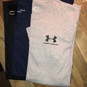 Bundle of Under Armour Shirts size Medium